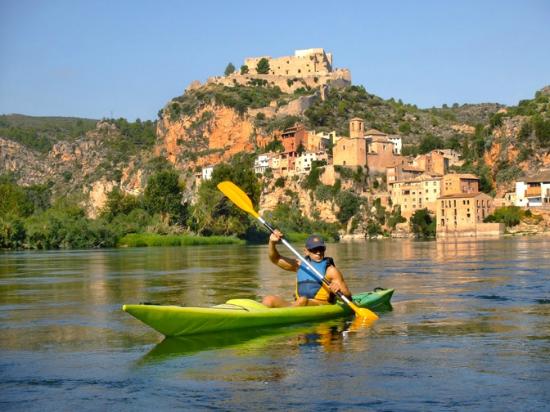 Programa 4: Descens en Kayak Miravet-Benifallet + Castell de Miravet